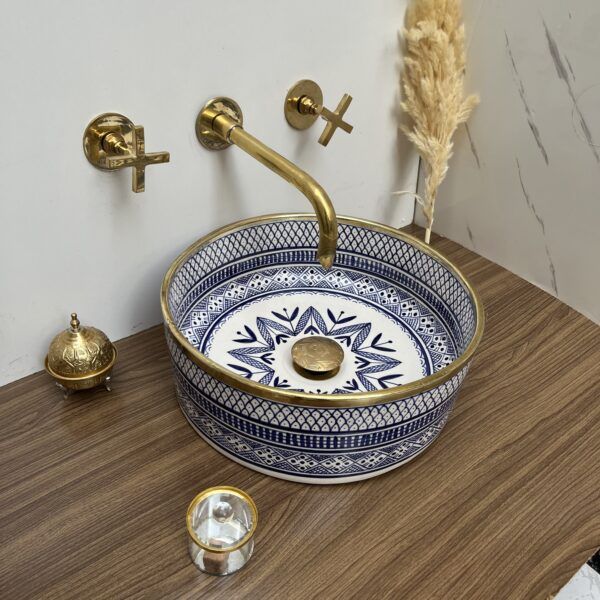 Elégante vasque marocaine traditionnelle pour une salle de bain